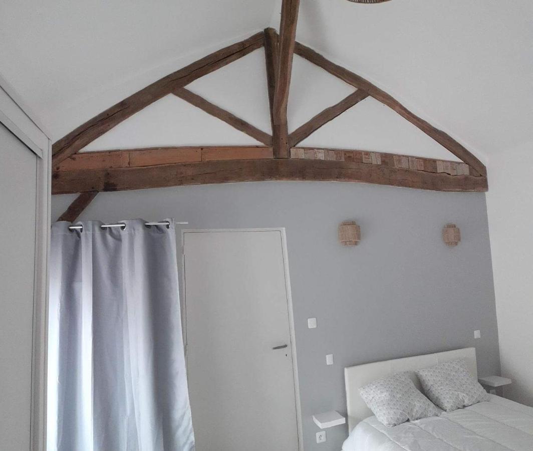 Gite Des Lavandieres Le Vigeant Buitenkant foto
